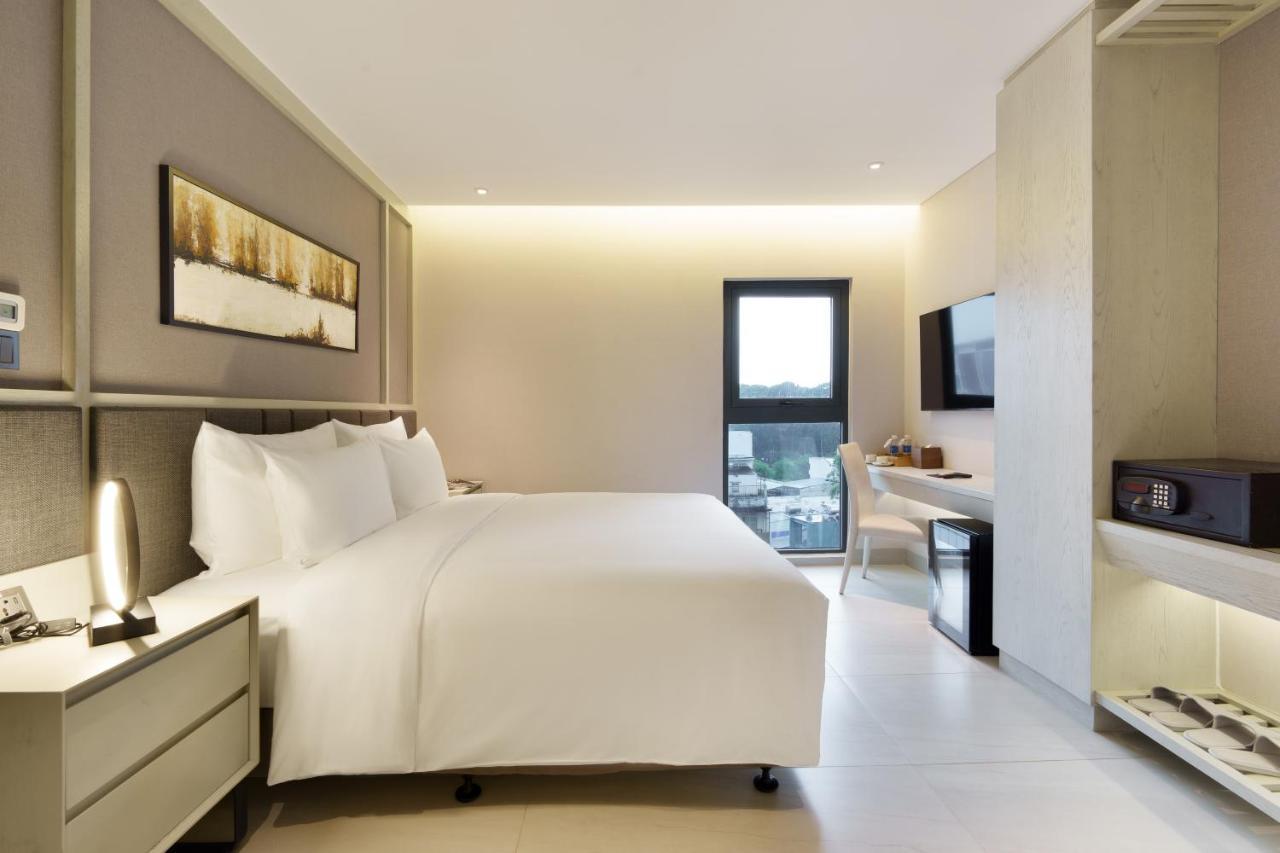 M City Hotel Saigon โฮจิมินห์ซิตี้ ภายนอก รูปภาพ