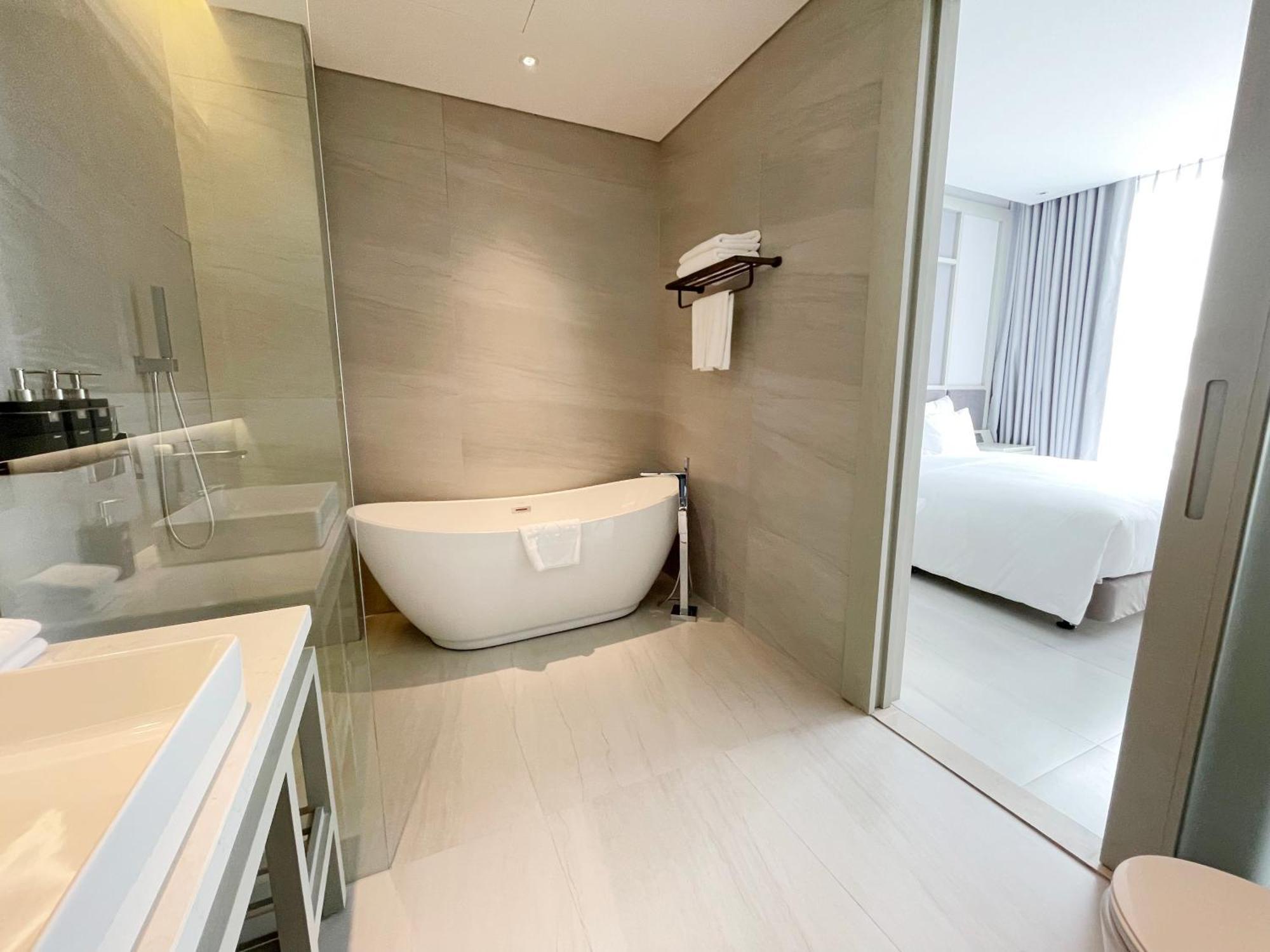 M City Hotel Saigon โฮจิมินห์ซิตี้ ภายนอก รูปภาพ